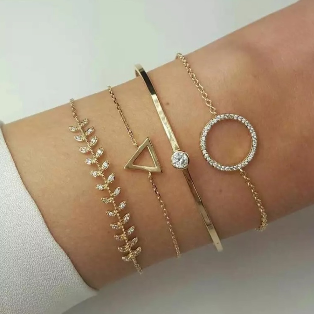 🎉 New gold plated Leaf / Triangle / Circle Boho Bracelet Set